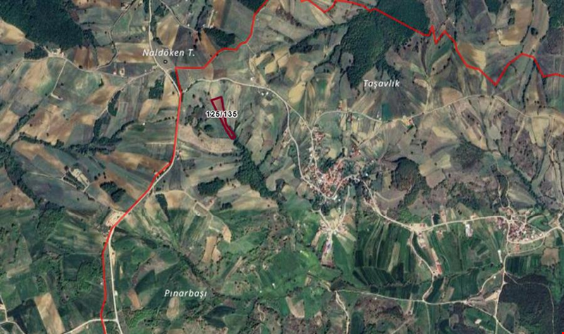 LAND 500 M FROM THE NEAREST VILLAGE CENTER IN THE VILLAGE OF IZMIT KAYNARCA