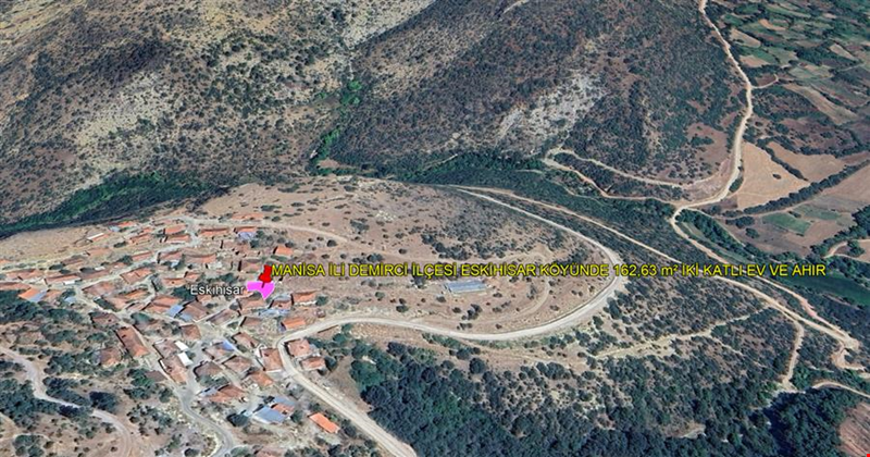 MANİSA İLİ DEMİRCİ İLÇESİ ESKİHİSAR KÖYÜNDE 162,63  m² İKİ KATLI EV VE AHIR