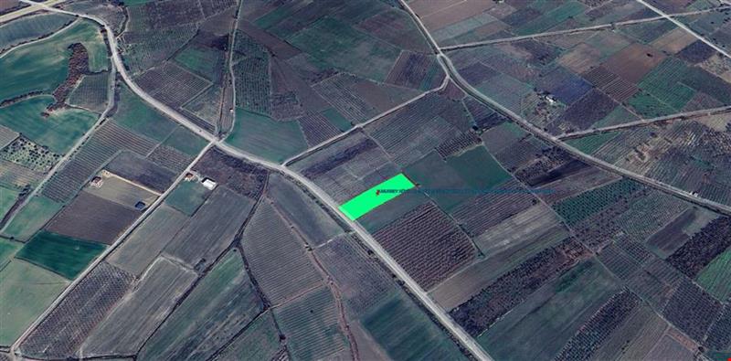 LAPSEKİ UMURBEY DE ASFALT CEPHE 4.434,01 M KARE TARLA