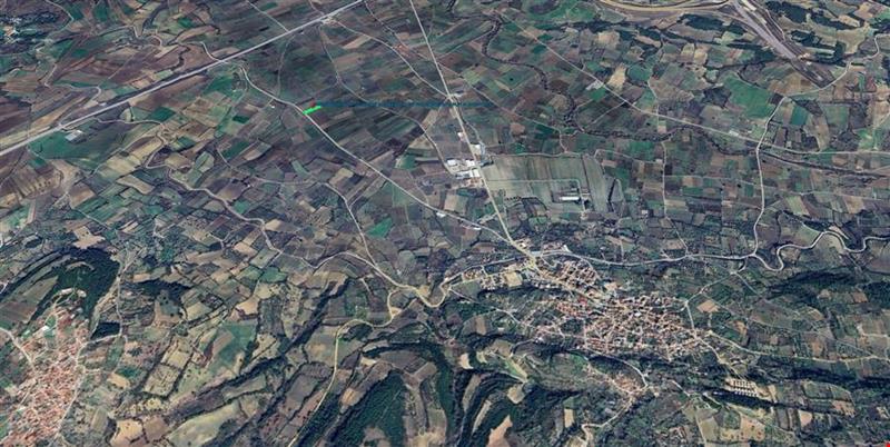 LAPSEKİ UMURBEY DE ASFALT CEPHE 4.434,01 M KARE TARLA