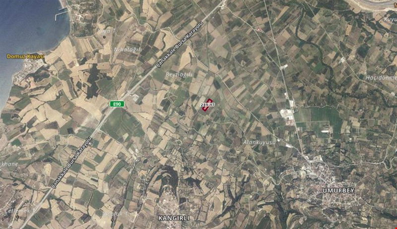 LAND 1.700 METERS FROM THE NEAREST VILLAGE CENTER IN LAPSEKI UMURBEYDE