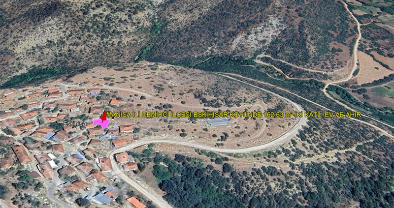 MANİSA İLİ DEMİRCİ İLÇESİ ESKİHİSAR KÖYÜNDE 162,63  m² İKİ KATLI EV VE AHIR