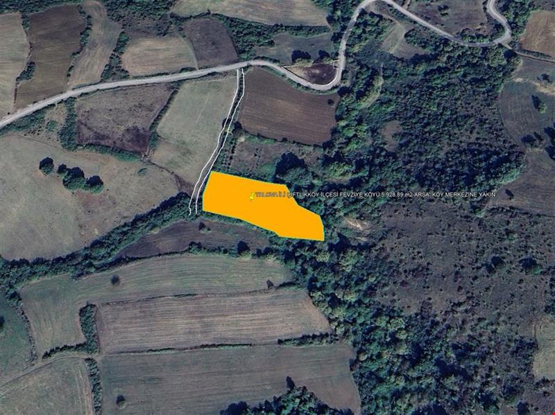 YALOVA İLİ ÇİFTLİKKÖY İLÇESİ FEVZİYE KÖYÜ 5.928,89 m2 TARLA  KÖY MERKEZİNE YAKIN