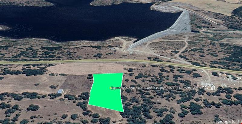 KIRKLARELİ İLİ PINARHİSAR İLÇESİ ÇAYIRDERE KÖYÜ 5.435,64 M KARE ARSA BARAJ MANZARALIDIR.