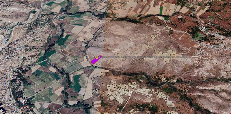 NEVŞEHİR İLİ ÜRGÜP İLÇESİ KARAİN KÖYÜNDE 2386 M KARE KADASTROL YOLA CEPHE