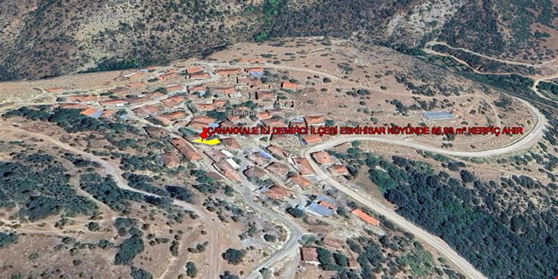 ÇANAKKALE İLİ DEMİRCİ İLÇESİ ESKİHİSAR KÖYÜNDE 85,93 m² KERPİÇ AHIR
