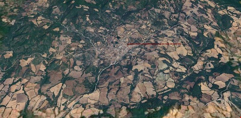 LAPSEKİ KARAMUSALAR KÖYÜNDE 250 M KARE KÖY YERLEŞİMİNDE TARLA
