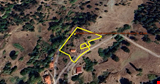 BALIKESİR İLİ SINDIRGI İLÇESİ AKAŞ KÖYÜNDE 3.113,46  m² BAHÇELİ EV VE AHIR