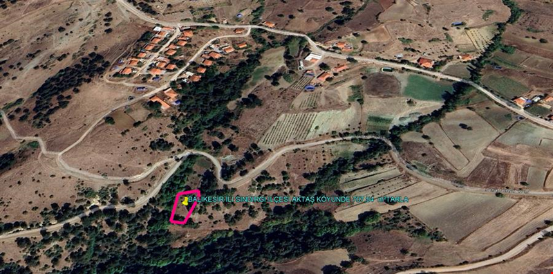 BALIKESİR İLİ SINDIRGI İLÇESİ AKTAŞ KÖYÜNDE 707,54  m² TARLA